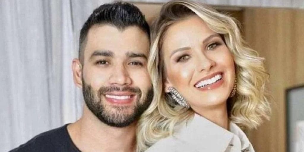 Andressa Suita, após anunciar terceiro filho, divulga foto oficial com família completa