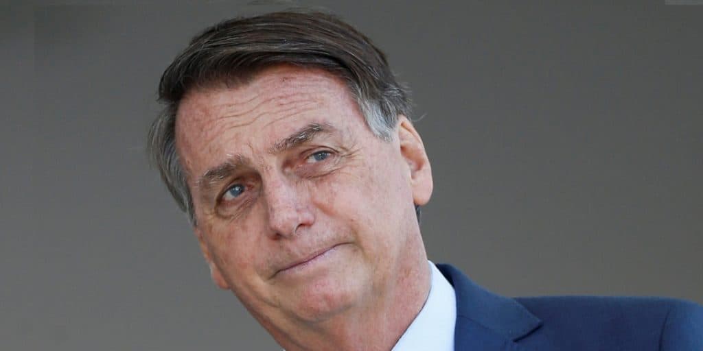 Depois de abandonar entrevista na Jovem Pan, Bolsonaro ressurge ao vivo na TV e detona: "Demissão em massa"