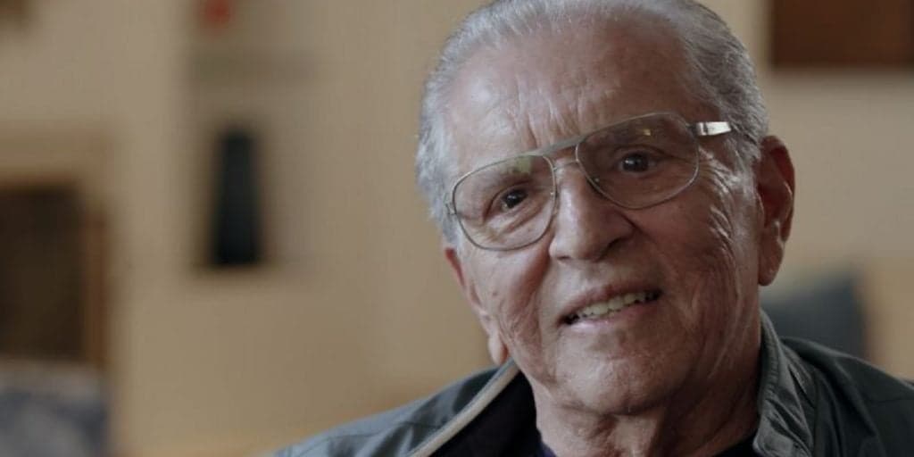 Carlos Alberto invade o A Tarde é Sua às pressas, expõe estado de saúde e dá desfecho sobre futuro no SBT