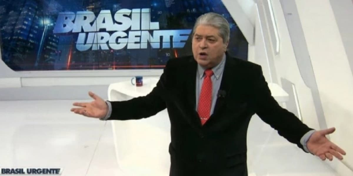 Irritado, Datena briga com a produção do Brasil Urgente ao vivo (Foto: Reprodução/Band)