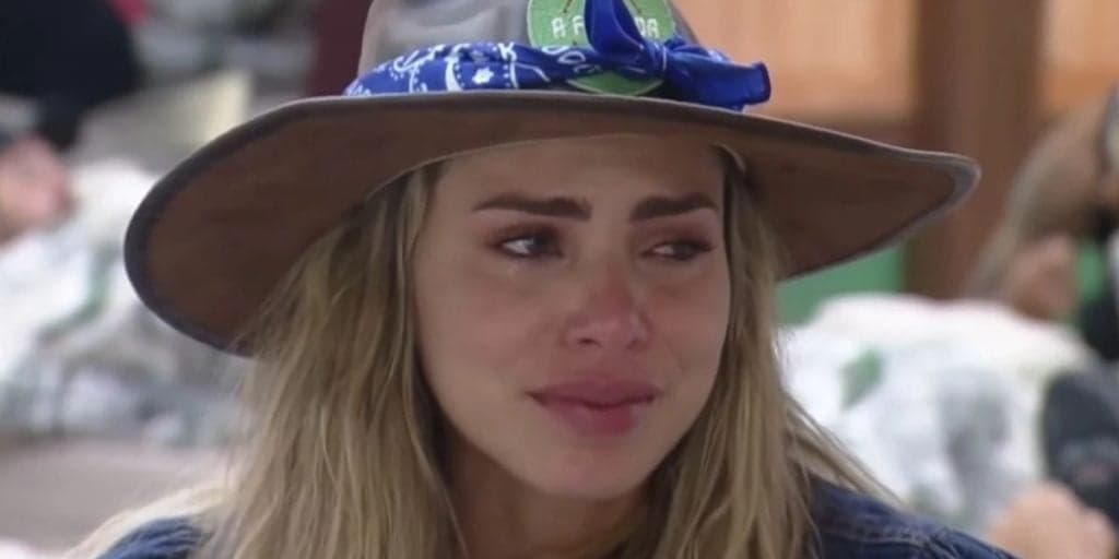 Erika Schneider assume traumas e esculacha A Fazenda 13: "Psicológico abalado"