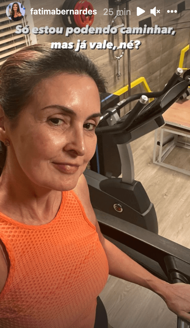 Fátima Bernardes decidiu mostrar sua rotina de exercícios (Foto: Reprodução)