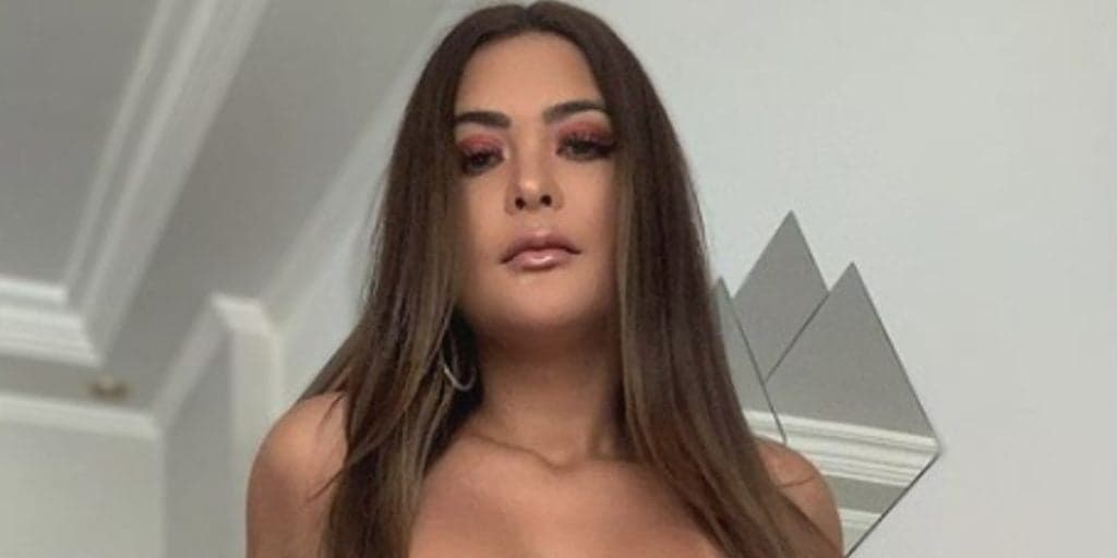 Em foto ousada, Geisy Arruda dá o que falar