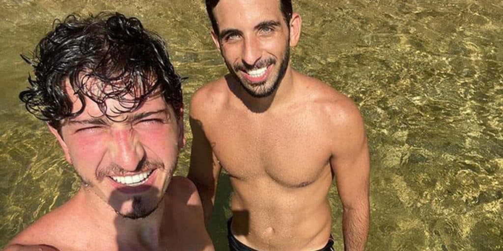 Namorado de Johnny Massaro, de Verdades Secretas II, foi quem organizou beijaço gay em visita do papa ao Brasil