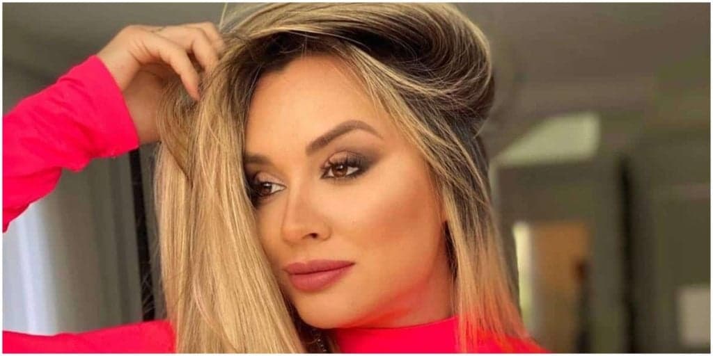 Juju Salimeni dispensa fio-dental e deixa canga completamente aberta mostrando tudo: "Eu vi em"