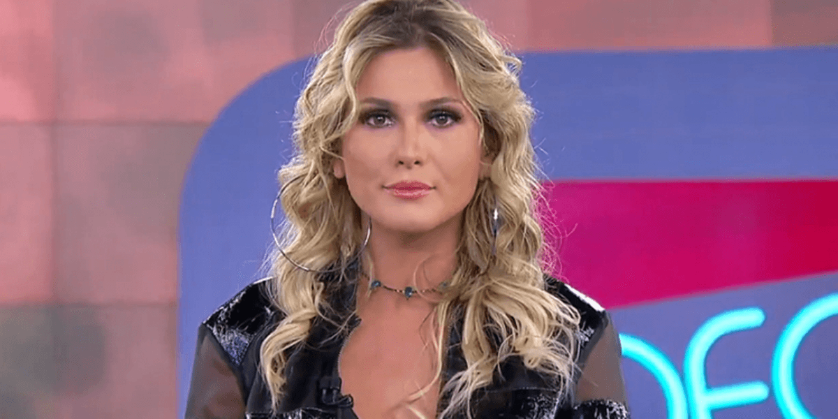 Lívia Andrade tem travado guerra na justiça (Foto: SBT)