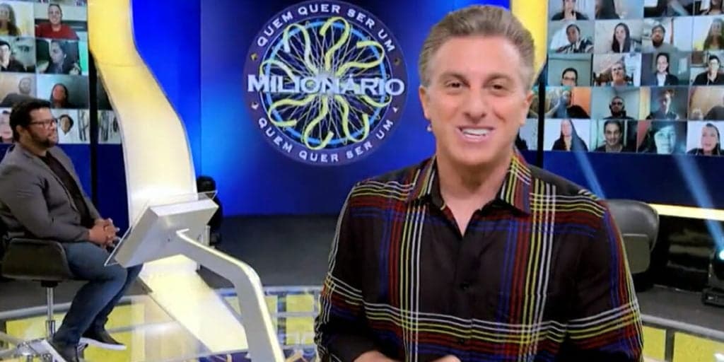 Luciano Huck se confunde no Domingão, é corrigido por convidado e tem reação impagável: "Caramba''