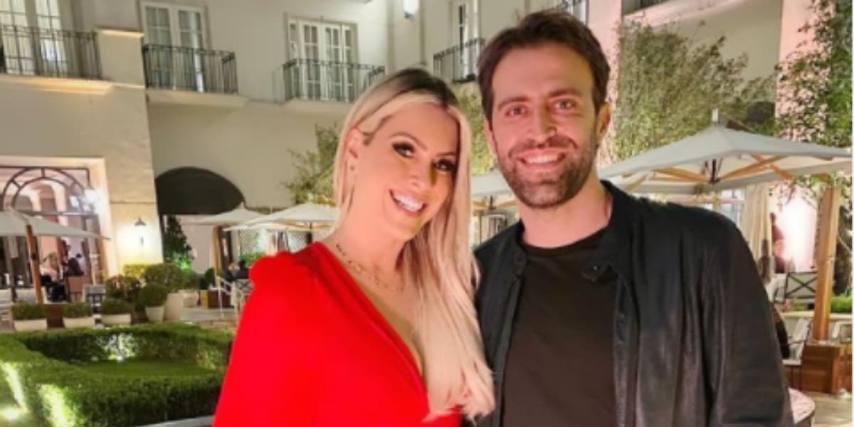 Renata Fan se declara em aniversário para Átila Abreu, seu namorado (Foto: Reprodução)
