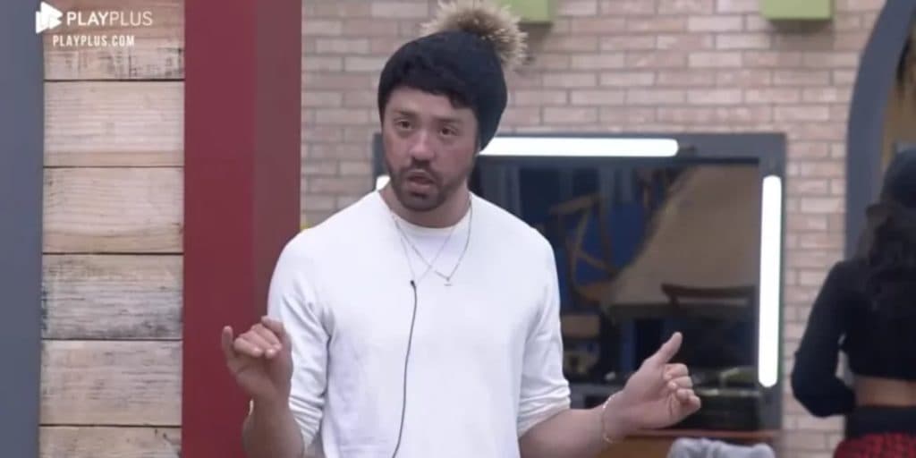A Fazenda 13: Rico explode de ódio, briga feio com produção e leva invertida: "Caralh*, porr*"