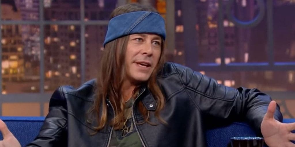 Theo Becker, após esculhambar Record, revela masturbação na Fazenda e conta como fazia: "Bater uma"