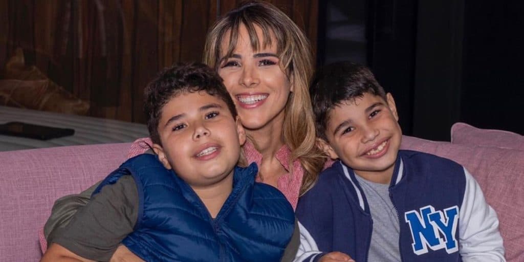Wanessa Camargo reúne família para acompanhar sua apresentação: “Já estamos no clima... Venham me assistir”