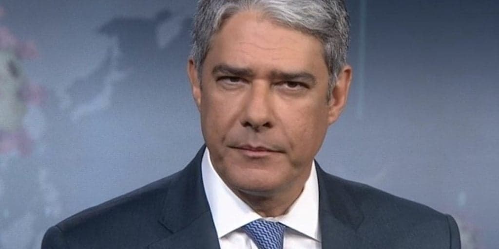Plantão da Globo invade programação, Bonner é convocado às pressas e decreta momento histórico: "Usa da força"