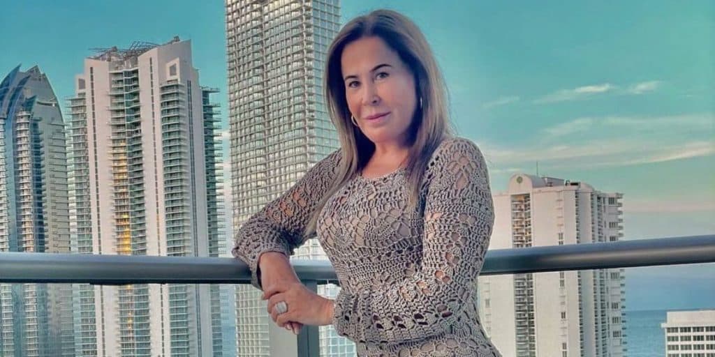 "Tempo ao caos", Zilu desabafa após assumir sexualidade e beijar mulher na boca: "No cais do amor"