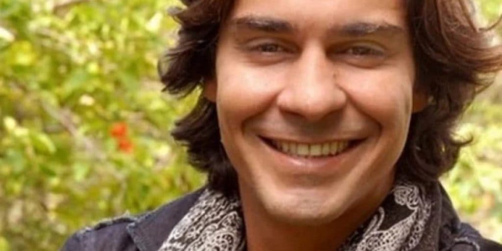 Urgente: Fora do ar há anos, André Gonçalves recebe pior notícia do mundo e até prisão pela perna em casa