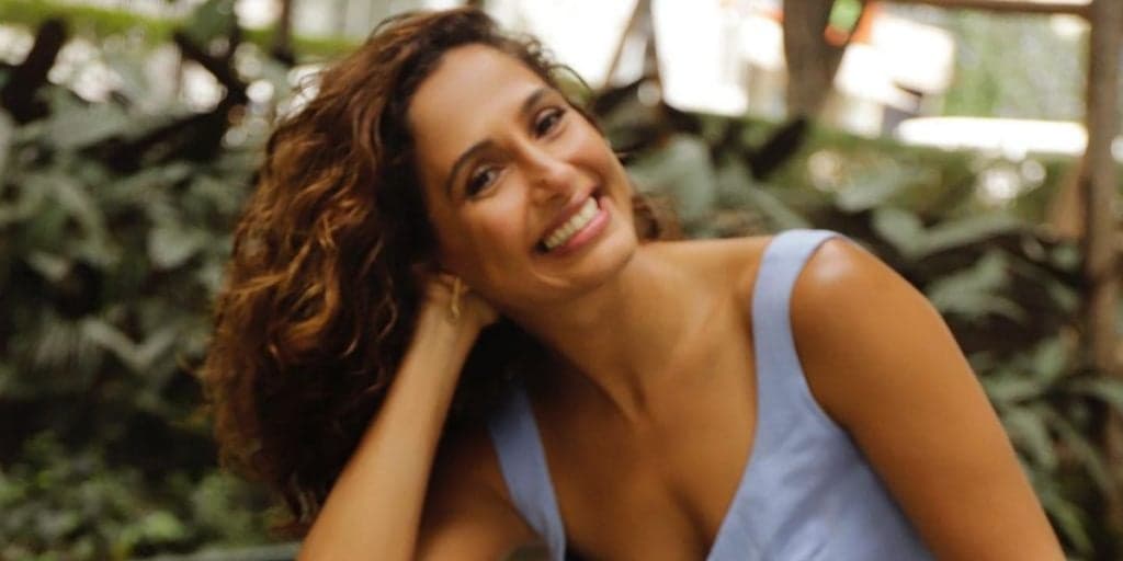 Demitida, Camila Pitanga se vinga da Globo, assina com concorrente e acumulará funções