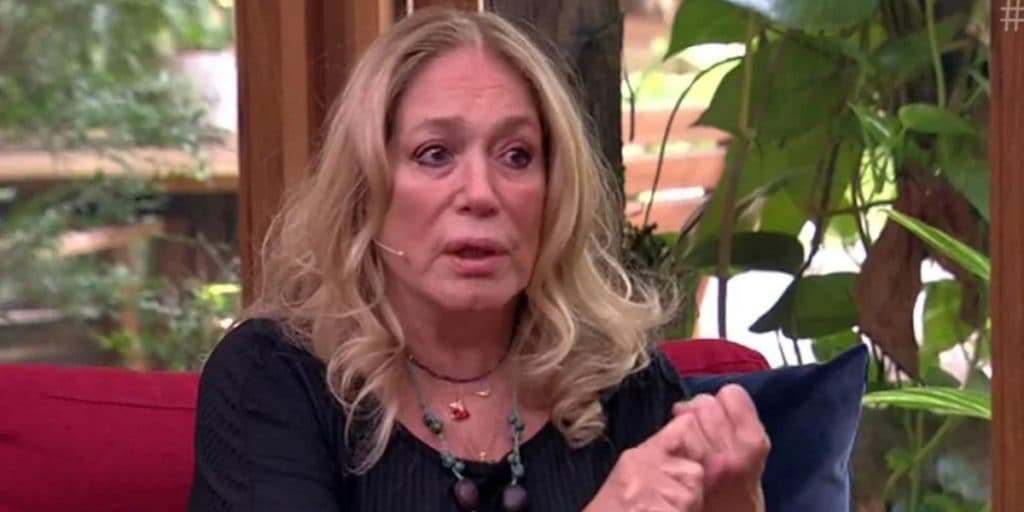 Susana Vieira participa do É De Casa e 'rouba' decoração do programa ao vivo: "Se quiserem"