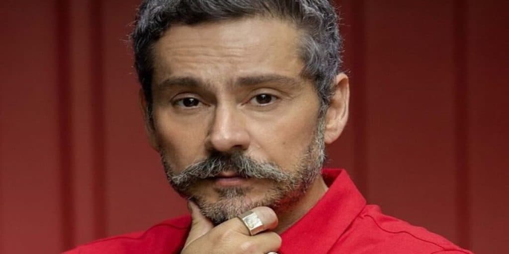 Após arrancar tudo e mostrar membro duro, Alexandre Nero toma atitude drástica sobre seu corpo