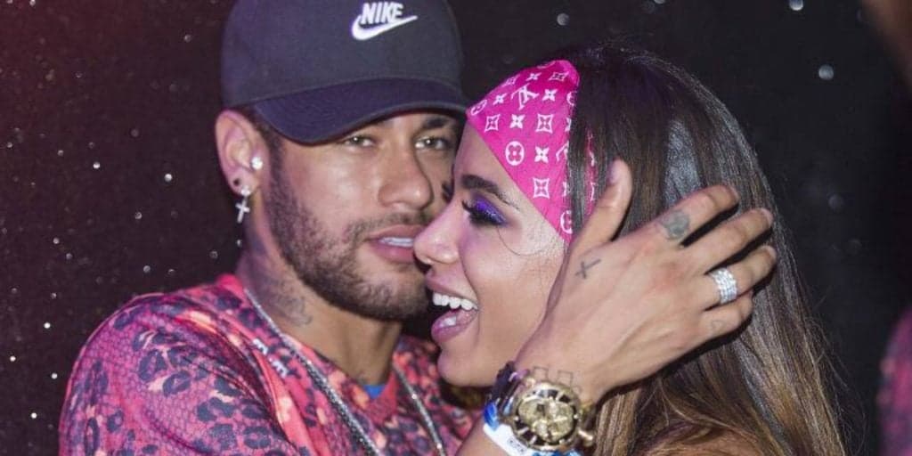 Para anunciar show na Libertadores, jornal chama Anitta de ex do Neymar e expõe vida íntima da cantora