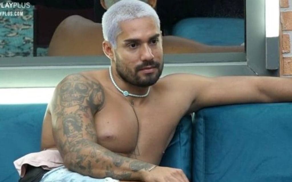 Bil Araújo tem rumor de bissexualidade, expõe masculinidade frágil e dá cantada em Rico Melquiades