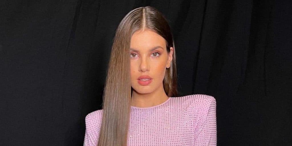 Após polêmica, Camila Queiroz aparecerá em último capítulo de Verdades Secretas 2