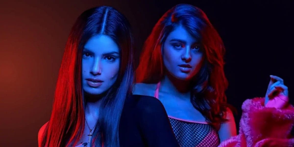 Camila Queiroz e Júlia Byrro não se davam muito bem nos bastidores de Verdades Secretas 2 (Foto: Reprodução)