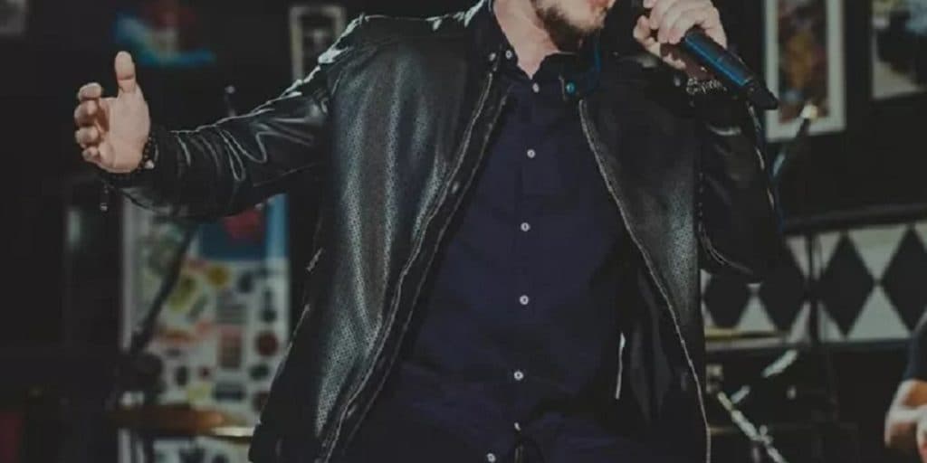 Grande cantor sertanejo sofre grave acidente, é atropelado por lancha e corre risco de vida