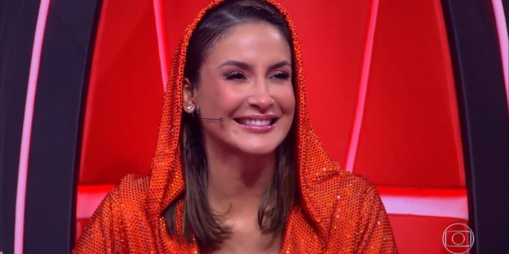 Claudia Leitte assume amor por mulher e confirma relacionamento na Globo: "Incrível do meu lado"