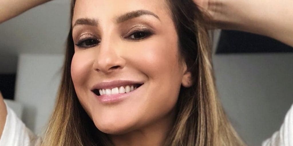 Claudia Leitte assume ao Brasil amor por mulher e confirma relação: "Do meu lado"
