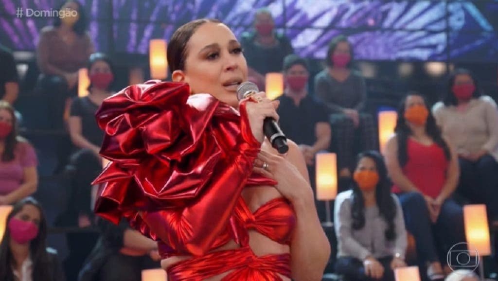 "Tô engasgada", Claudia Raia peita a Globo, deixa as cadeiras do Domingão com Huck e detona: "Olha aqui"