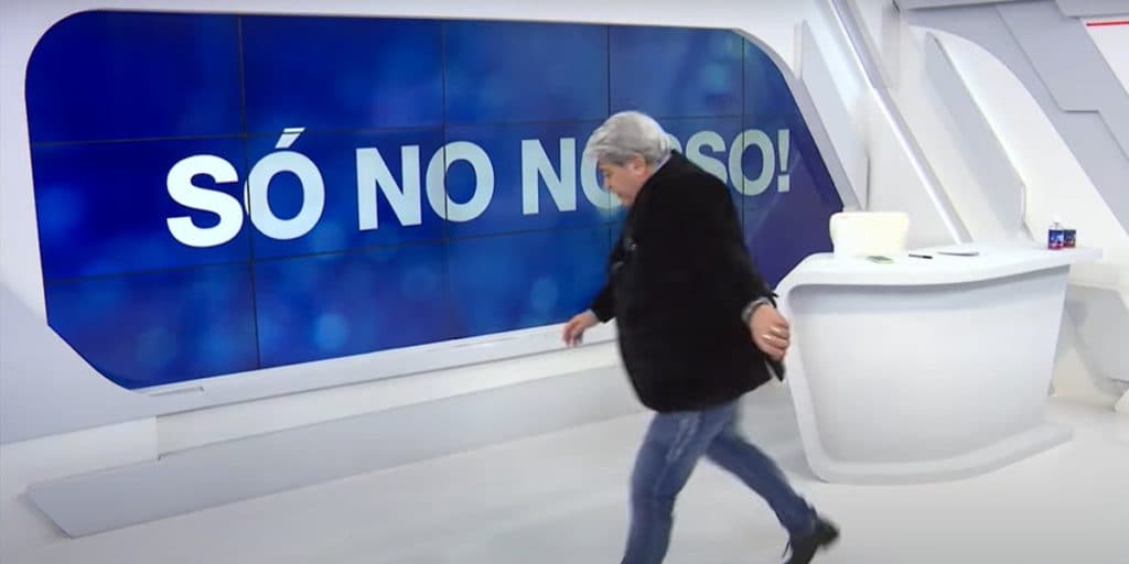 Datena, ao vivo, discute com diretora da Band, ameaça abandonar jornal e chuta bola no meio do estúdio: “Vem aqui”