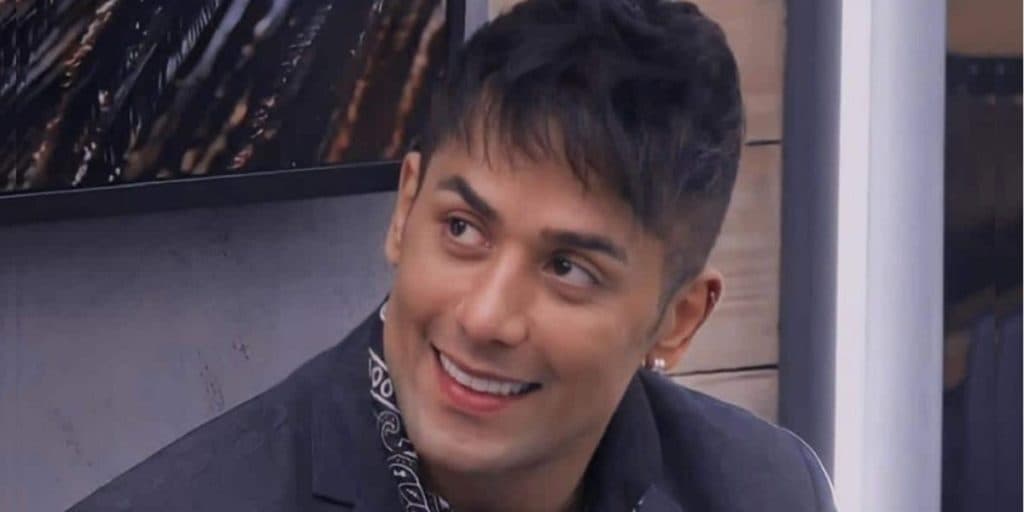 A Fazenda 13: Tiago Piquilo pratica fisioterapia peniana em público e é flagrado pelas câmeras do reality