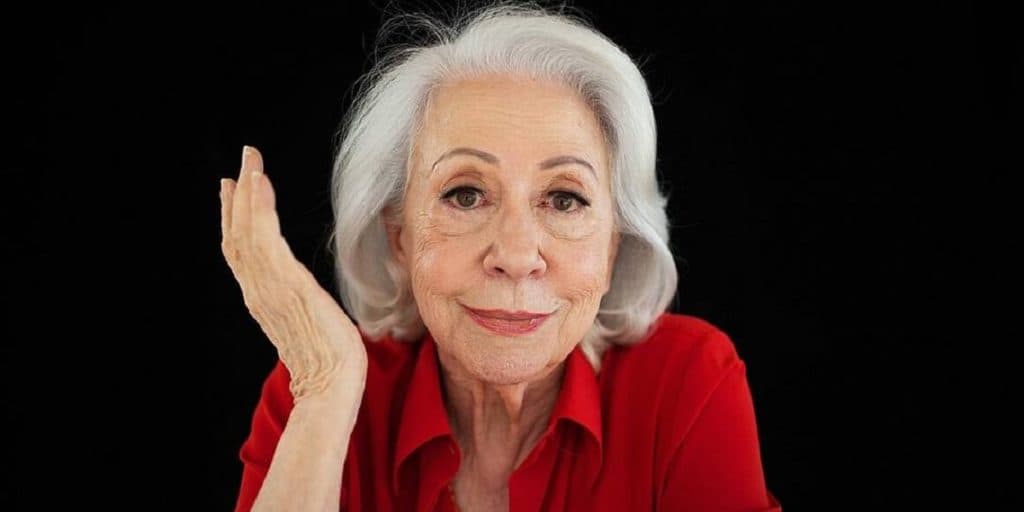 Após demitir inúmeras estrelas, Globo define futuro do contrato com Fernanda Montenegro, aos 92 anos