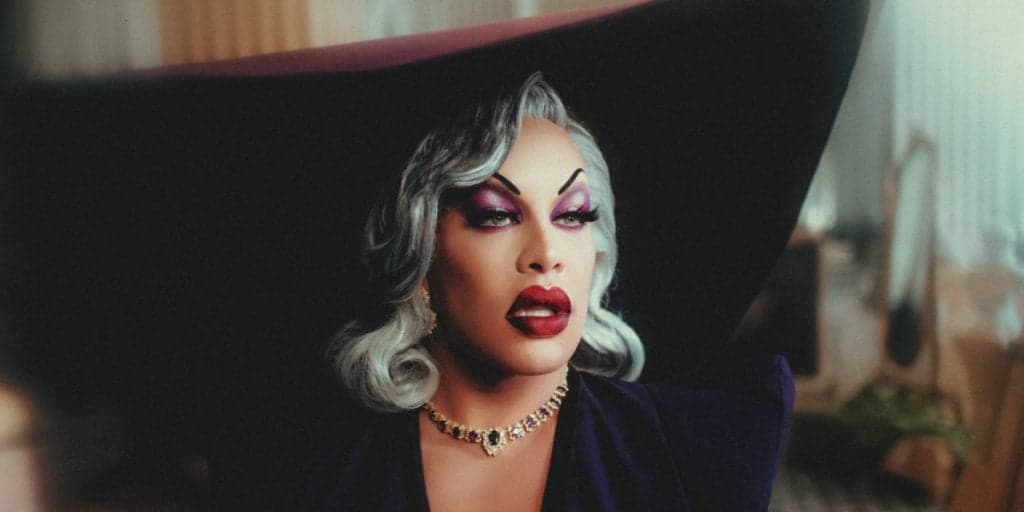Gloria Groove chuta tudo no clipe de Leilão e explode em era de maior sucesso: "Não sou bagunça"