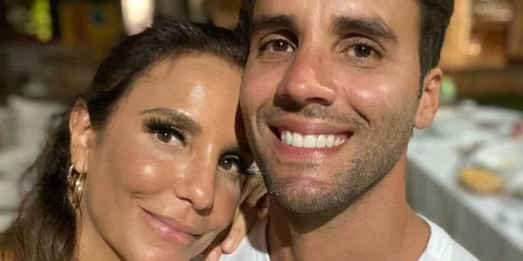 Ivete Sangalo, após rumor de separação, assume parceira e foto íntima é exposta: "Vida"