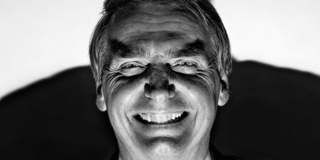 Bolsonaro recusa renovar concessão e Globo pode sair do ar após documento vencido; guerra deve parar na Justiça