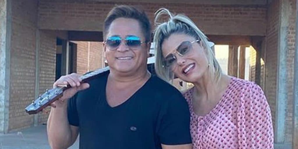 Esposa de Leonardo recebe pior notícia, chora absurdamente e é levada ao hospital às pressas
