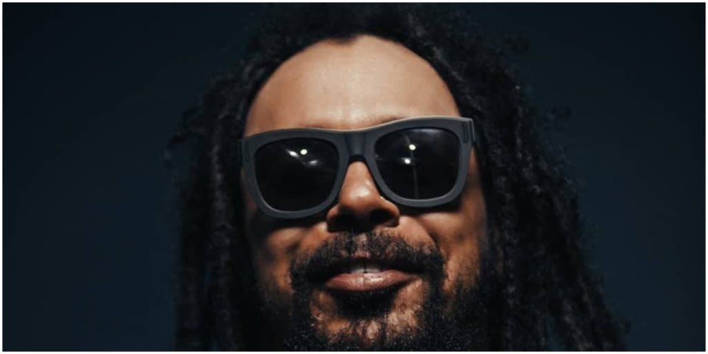 Líder do O Rappa, Marcelo Falcão tem prisão decretada e se pronuncia em frente a crime: "Querem me destruir"