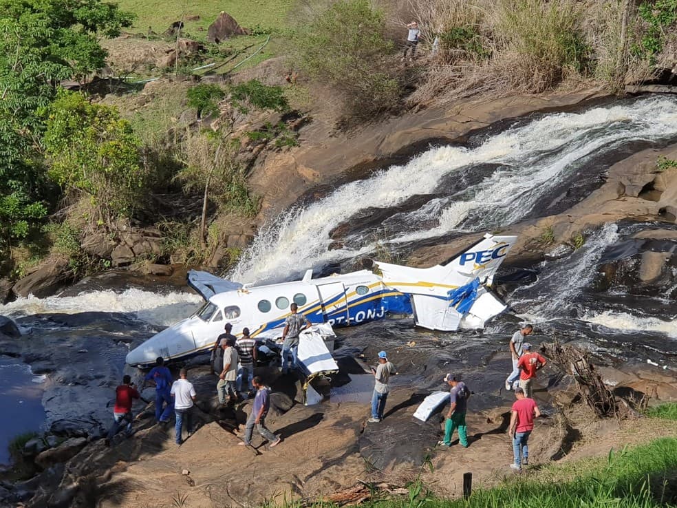 Avião com Marília Mendonça fez movimentos estranhos antes de cair e testemunha relata tudo