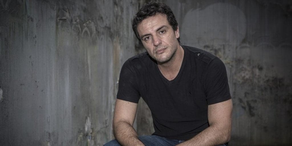 Rodrigo Lombardi fica desfigurado, é atingido no rosto e confirmação é feita ao público após suposta morte