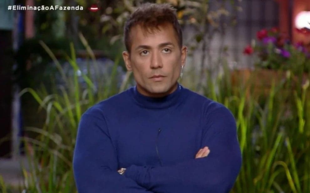 Tiago Piquilo é eliminado de A Fazenda 13 e descobre que ganhou unfollow de Tânia Mara: "Ih, caramba"