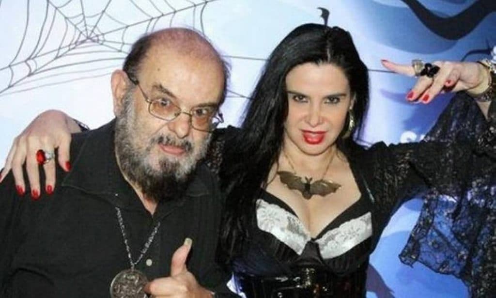 Filha de Zé do Caixão acusa negligência médica durante tratamento do cineasta: "Deixa ele morrer"