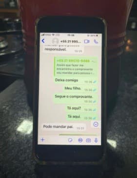 Armando Babaioff quase cai em golpe e ao mostrar conversa nas redes sociais fãs especulam que ator enviou nude ao golpista - Reprodução Armando Babaioff quase cai em golpe e ao mostrar conversa nas redes sociais fãs especulam que ator enviou nude ao golpista - Reprodução