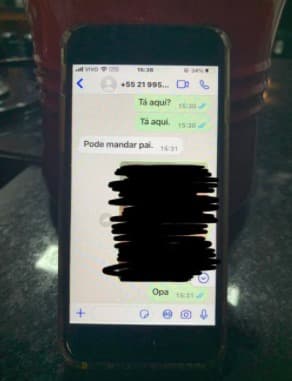 Armando Babaioff quase cai em golpe e ao mostrar conversa nas redes sociais fãs especulam que ator enviou nude ao golpista - Reprodução Armando Babaioff quase cai em golpe e ao mostrar conversa nas redes sociais fãs especulam que ator enviou nude ao golpista - Reprodução