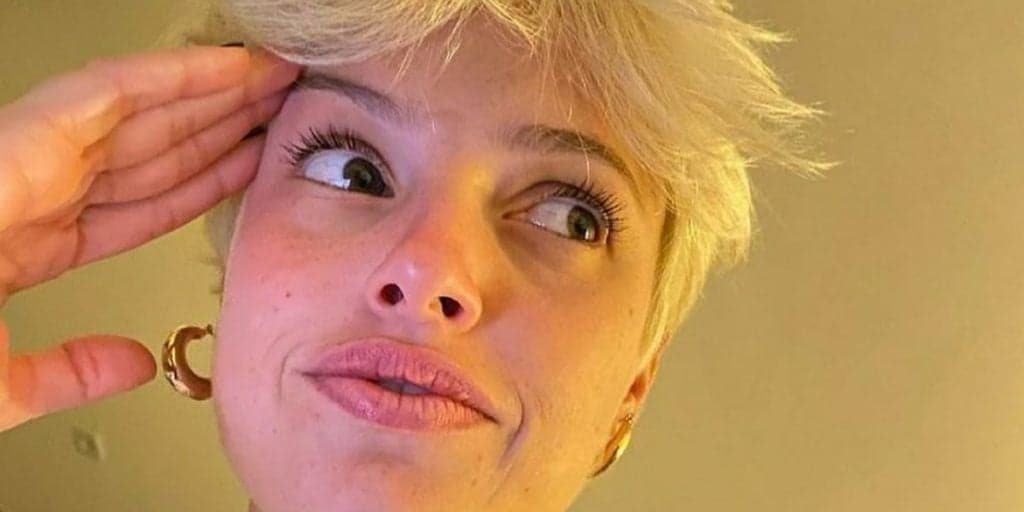 Agatha Moreira radicaliza após fim de Verdades Secretas 2 e surge careca: "Adeus, Giovanna!"