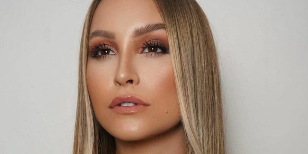 Carla Diaz vive drama, abandona redes sociais e bate-boca com haters: "Tomem conta da vida de vocês"