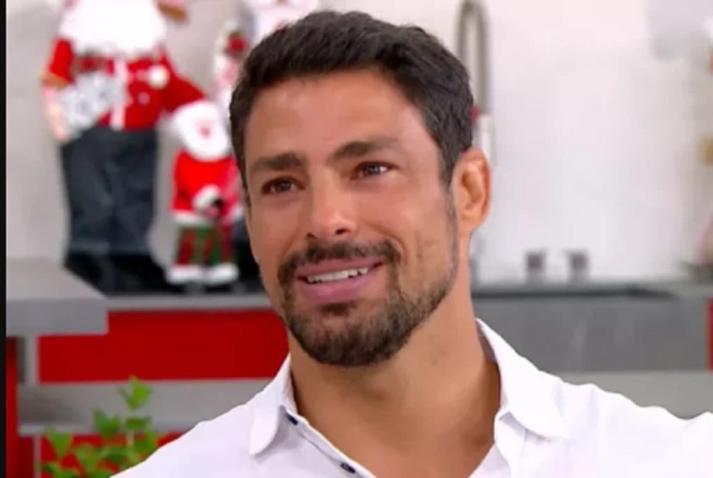 Cauã Reymond desaba em choro ao vivo, expõe drama familiar e peita direção da Globo:" É pegadinha isso?"