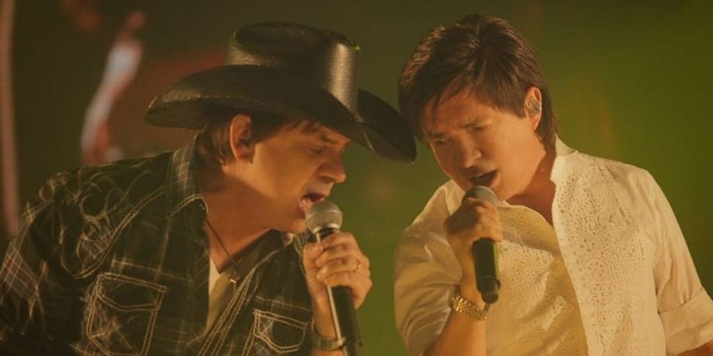 Chitãozinho passa mal em palco, coloca mão no coração e Xororó faz comunicado: "Sentimentos sertanejo"