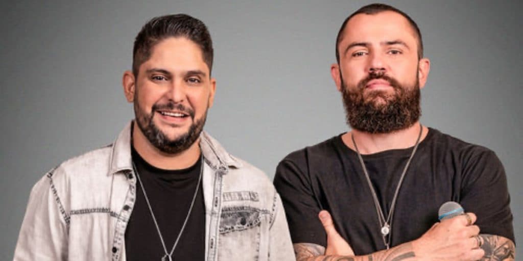 Mateus, da dupla com Jorge, sai de casa, vídeo íntimo vaza e relação com outro homem é exposta: “Me come”