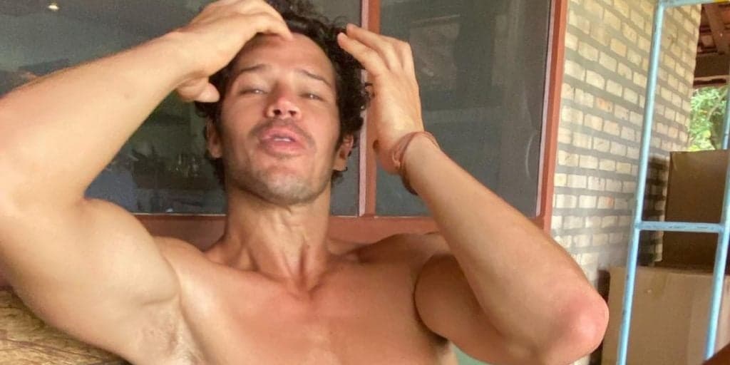 José Loreto é visto publicamente em momento de intimidade com namorada e paparazzo flagra tudo: "Delícia"
