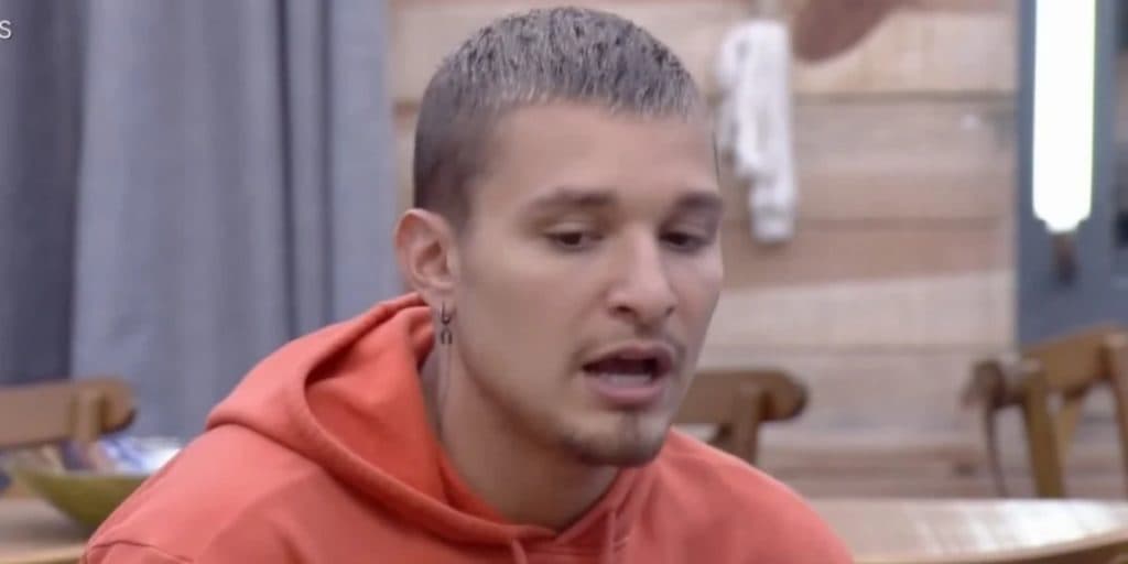 MC Gui fica abalado com saída de Dayane e teme por novo cancelamento: "Tô nervoso"